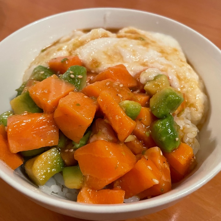 とろろでガッツリ！サーモンポキ丼！【業スー】